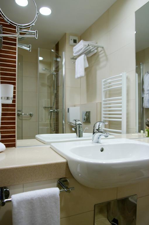 Wellness Hotel Gyula Bilik gambar